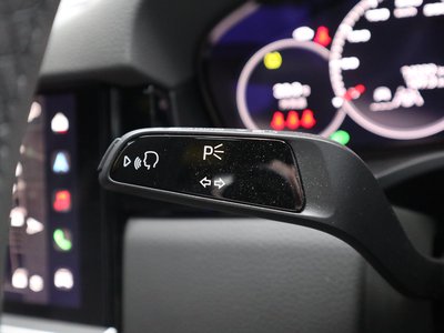 2022 Porsche CAYENNE thumbnail 38