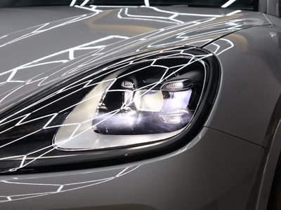 2022 Porsche CAYENNE thumbnail 21