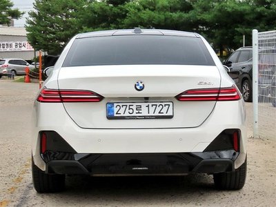 2025 BMW 5 SERIES 照片 3