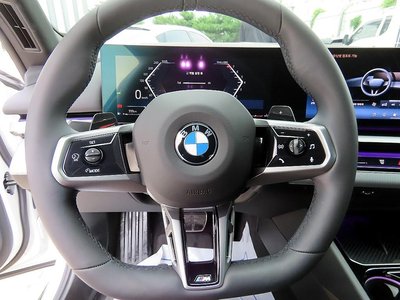 2025 BMW 5 SERIES 照片 8