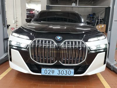 BMW I7
