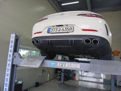 MERCEDES-BENZ AMG GT - 4