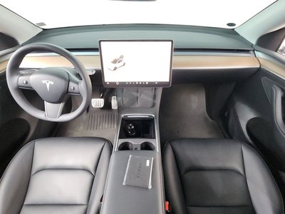 TESLA MODEL Y - 5