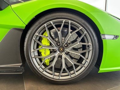 صورة 7 لـ 2025 Lamborghini REVUELTO
