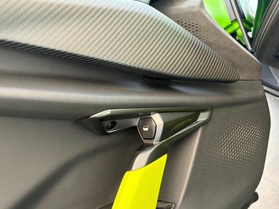 2025 Lamborghini REVUELTO thumbnail 37