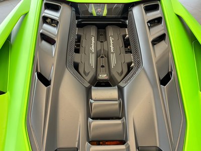 2025 Lamborghini REVUELTO thumbnail 19