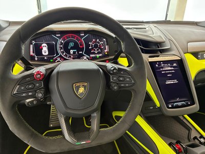 2025 Lamborghini REVUELTO thumbnail 18