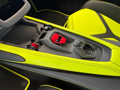 2025 Lamborghini REVUELTO thumbnail 27