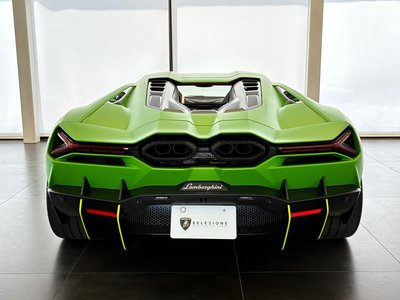 صورة 3 لـ 2025 Lamborghini REVUELTO