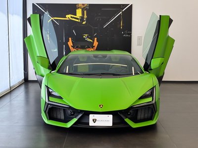 صورة 2 لـ 2025 Lamborghini REVUELTO
