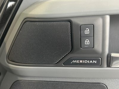 LAND ROVER DEFENDER - 7