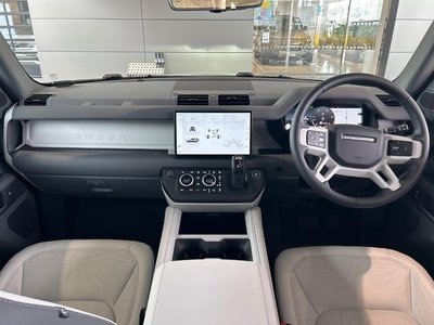 LAND ROVER DEFENDER - 2