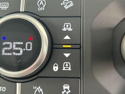 LAND ROVER DEFENDER - 6