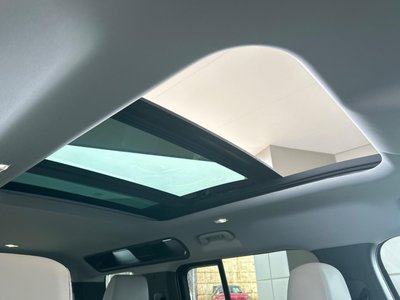 LAND ROVER DEFENDER - 4