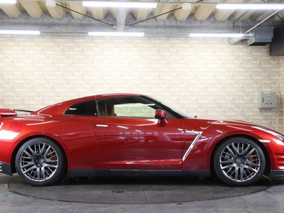 NISSAN GT-R - 10