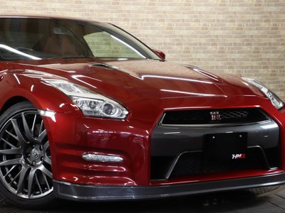 NISSAN GT-R - 8