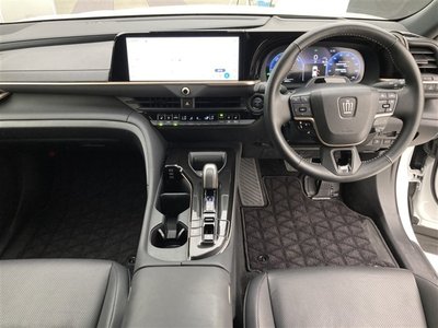 TOYOTA CROWN SPORT - 2