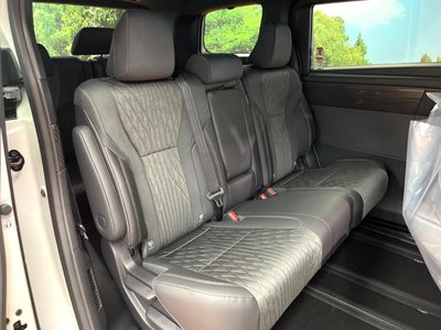 2026 Toyota ALPHARD thumbnail 11