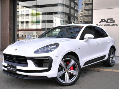 PORSCHE MACAN - 2