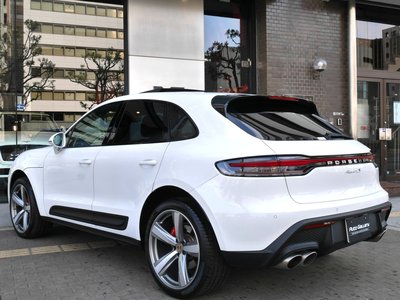 PORSCHE MACAN - 9