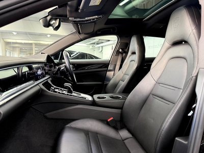 2019 Porsche PANAMERA thumbnail 36
