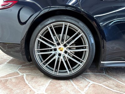 2019 Porsche PANAMERA thumbnail 24