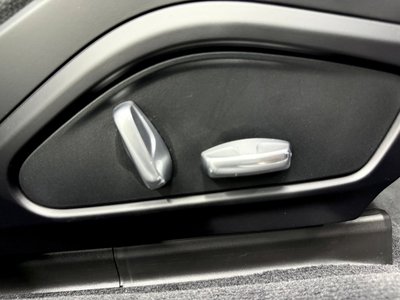 2019 Porsche PANAMERA thumbnail 28