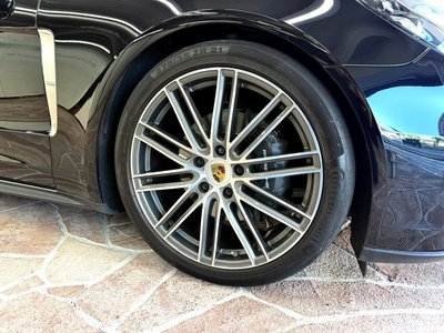 2019 Porsche PANAMERA thumbnail 23