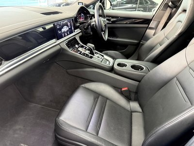 2019 Porsche PANAMERA thumbnail 37