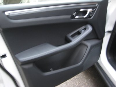 صورة مصغرة 22 لـ 2021 Porsche MACAN