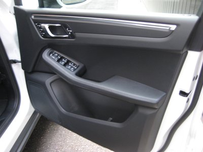 صورة مصغرة 20 لـ 2021 Porsche MACAN