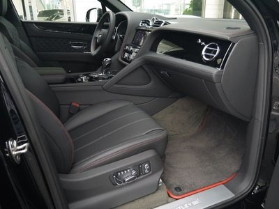 BENTLEY BENTAYGA - 7