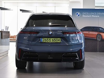 BMW IX - 3