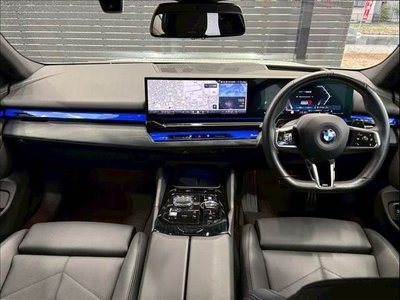 BMW 5 SERIES SEDAN - 3