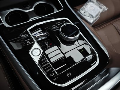 2025 BMW X5 — миниатюра 12