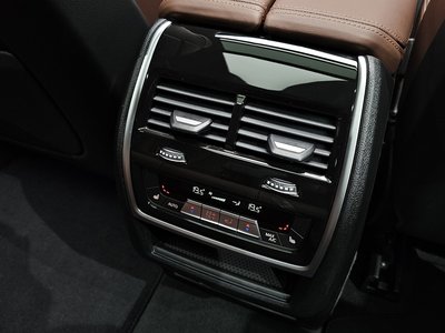 2025 BMW X5 — миниатюра 34