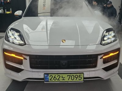 PORSCHE CAYENNE - 1