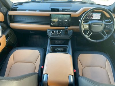 LAND ROVER DEFENDER - 3