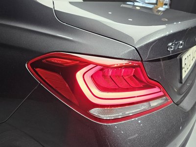 GENESIS G70 - 10