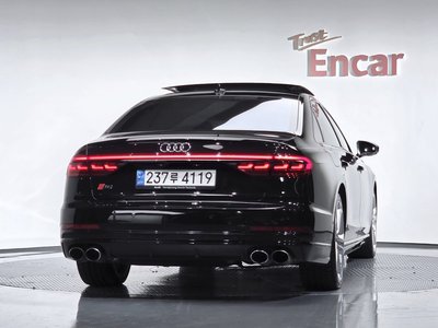 2020 AUDI S8 photo 4