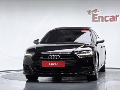 2020 AUDI S8 photo 2