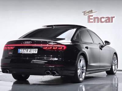2020 AUDI S8 photo 3