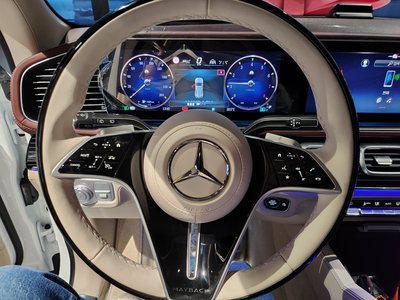 MERCEDES-BENZ GLS - 4