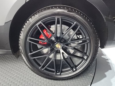 PORSCHE MACAN - 8