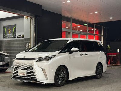 صورة 1 لـ 2025 Lexus LM