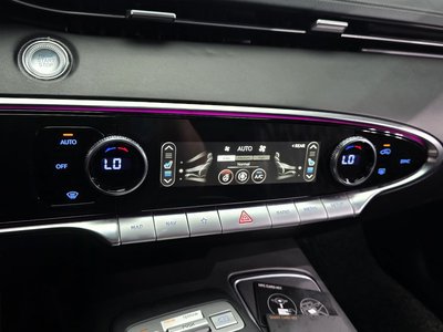 2021 Genesis GV70 — миниатюра 23