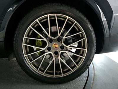 PORSCHE CAYENNE - 8