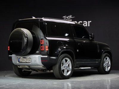 LAND ROVER DEFENDER - 3