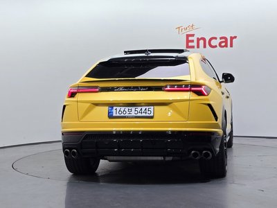 صورة 4 لـ 2022 Lamborghini URUS