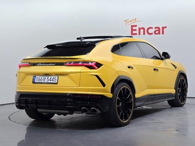 صورة 3 لـ 2022 Lamborghini URUS